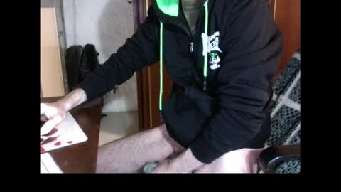 Snapshot of kissofbanned1983 chatting on November 27, 2025, 5:37 pm kissofbanned1983 online show from November 27, 2025, 5:37 pm