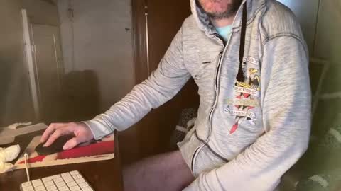 kissofbanned1983 online show from May 3, 2026, 6:08 am