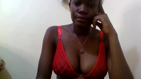 Snapshot of kissybabe01 chatting on October 6, 2025, 1:30 pm kissybabe01 online show from October 6, 2025, 1:30 pm