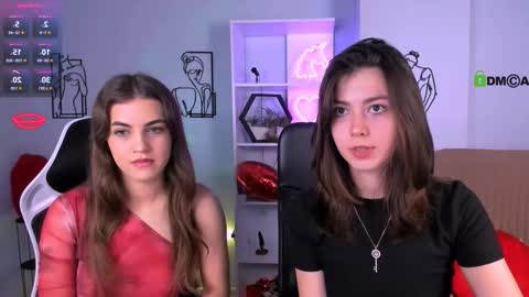 kitniss online show from October 9, 2025, 12:14 pm