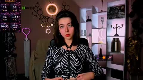 kitniss online show from November 16, 2025, 8:36 pm