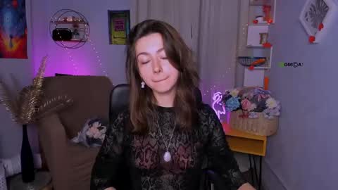 Snapshot of kitniss_dreamy chatting on June 6, 2026, 7:29 pm kitniss online show from June 6, 2026, 7:29 pm