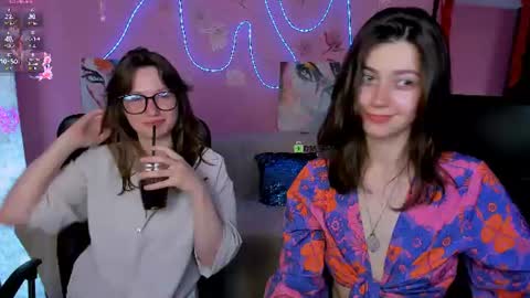 Snapshot of kitniss_dreamy chatting on June 11, 2026, 2:53 am kitniss online show from June 11, 2026, 2:53 am