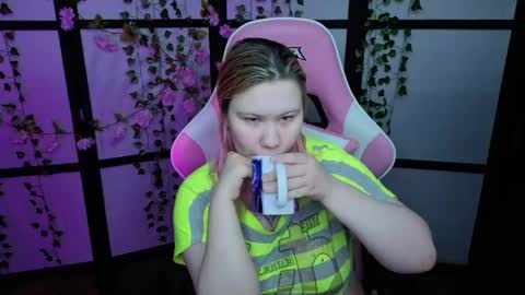 kitsune_little online show from May 16, 2026, 11:46 pm