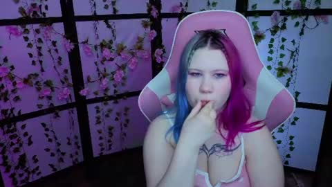 kitsune_little online show from June 10, 2026, 11:13 pm