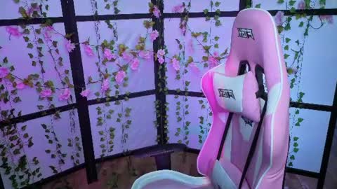 kitsune_little online show from June 11, 2026, 12:32 am