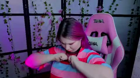 kitsune_little online show from July 28, 2026, 7:37 am