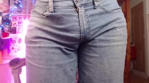 Snapshot of kitsunearineko chatting on December 3, 2024, 2:47 am Ari Keimiwrights online show from December 3, 2024, 2:47 am