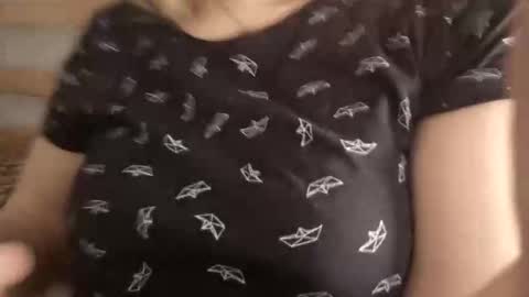 kitsuneniki online show from February 14, 2026, 6:26 pm