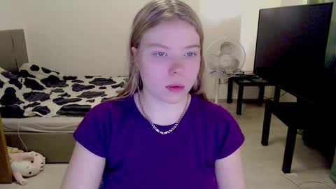 Snapshot of kitten_jenny01 chatting on December 18, 2024, 11:56 am Jennyblonde and Emmabrunette online show from December 18, 2024, 11:56 am