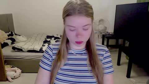 Snapshot of kitten_jenny01 chatting on December 25, 2024, 11:43 am Jennyblonde and Emmabrunette online show from December 25, 2024, 11:43 am