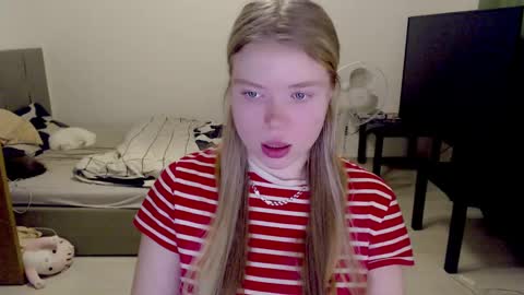 Snapshot of kitten_jenny01 chatting on December 27, 2024, 3:15 pm Jennyblonde and Emmabrunette online show from December 27, 2024, 3:15 pm