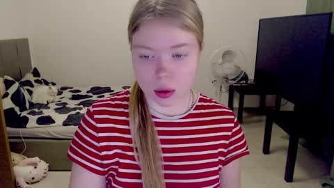 Snapshot of kitten_jenny01 chatting on January 11, 2025, 3:09 pm Jennyblonde and Emmabrunette online show from January 11, 2025, 3:09 pm