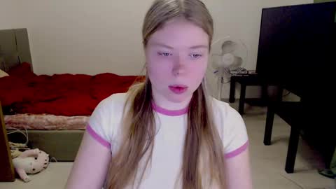 Snapshot of kitten_jenny01 chatting on January 15, 2025, 1:41 pm Jennyblonde and Emmabrunette online show from January 15, 2025, 1:41 pm