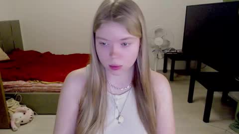 Snapshot of kitten_jenny01 chatting on January 28, 2025, 2:10 pm Jennyblonde and Emmabrunette online show from January 28, 2025, 2:10 pm