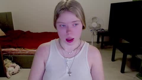 Snapshot of kitten_jenny01 chatting on January 28, 2025, 5:14 pm Jennyblonde and Emmabrunette online show from January 28, 2025, 5:14 pm