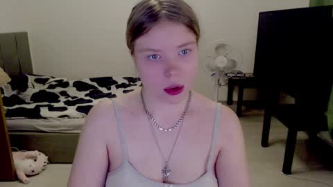 Snapshot of kitten_jenny01 chatting on March 2, 2025, 9:43 pm Jennyblonde and Emmabrunette online show from March 2, 2025, 9:43 pm