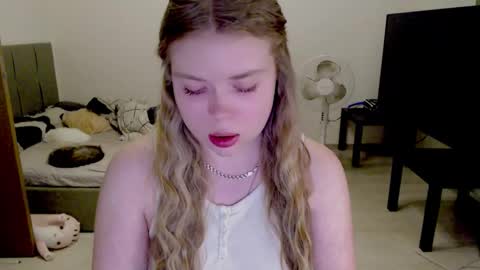Snapshot of kitten_jenny01 chatting on November 7, 2025, 1:22 pm Jennyblonde and Emmabrunette online show from November 7, 2025, 1:22 pm