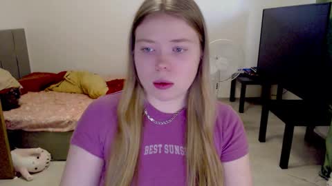 Snapshot of kitten_jenny01 chatting on January 10, 2026, 10:39 am Jennyblonde and Emmabrunette online show from January 10, 2026, 10:39 am
