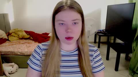 Snapshot of kitten_jenny01 chatting on January 17, 2026, 10:53 am Jennyblonde and Emmabrunette online show from January 17, 2026, 10:53 am