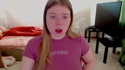 Snapshot of kitten_jenny01 chatting on February 1, 2026, 11:20 am Jennyblonde and Emmabrunette online show from February 1, 2026, 11:20 am