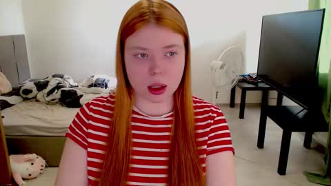 Snapshot of kitten_jenny01 chatting on March 4, 2026, 10:21 am Jennyblonde and Emmabrunette online show from March 4, 2026, 10:21 am