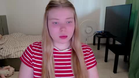 Snapshot of kitten_jenny01 chatting on July 26, 2026, 4:36 pm Jennyblonde and Emmabrunette online show from July 26, 2026, 4:36 pm