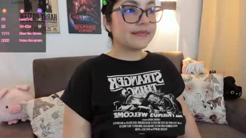 Snapshot of kittenxy_ chatting on March 6, 2026, 9:33 pm kitten online show from March 6, 2026, 9:33 pm