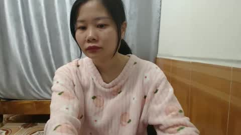 kitti_baby2x online show from November 17, 2025, 1:11 am