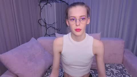 Snapshot of kitty__like18 chatting on June 9, 2026, 12:44 am Kitty online show from June 9, 2026, 12:44 am