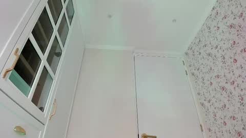 sophie online show from June 8, 2026, 7:36 pm
