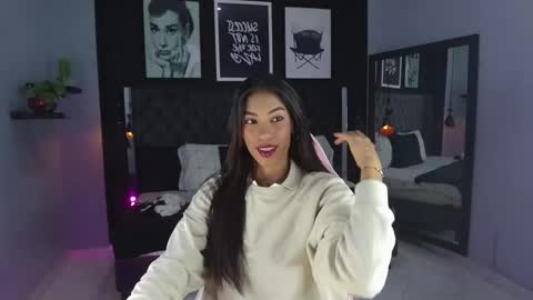 Snapshot of kitty_collins_ chatting on October 20, 2025, 11:54 am Kitty online show from October 20, 2025, 11:54 am