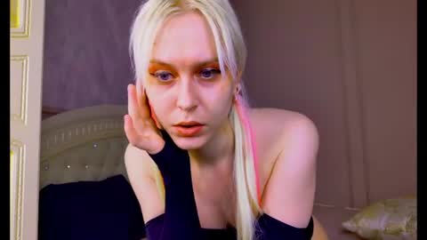 Evelyn online show from June 18, 2026, 9:25 am