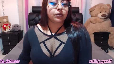 Snapshot of kitty_eyes chatting on February 23, 2026, 2:42 am kitty online show from February 23, 2026, 2:42 am