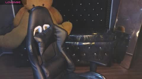 Snapshot of kitty_fox_b chatting on November 18, 2025, 1:04 pm kitty_fox_b online show from November 18, 2025, 1:04 pm