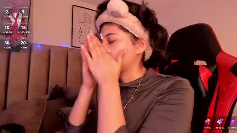 Camila online show from March 10, 2025, 2:39 am