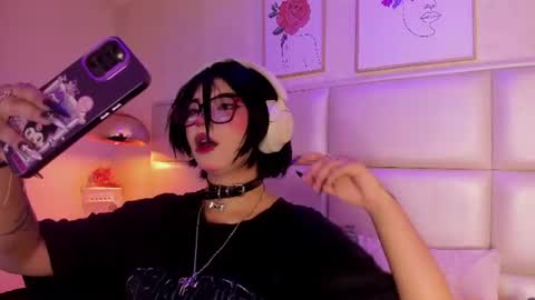 Camila online show from July 17, 2026, 12:50 am