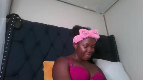 Snapshot of kitty_kerry chatting on October 29, 2025, 5:31 am kitty_kerry online show from October 29, 2025, 5:31 am