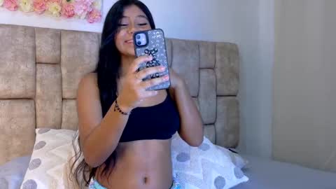 Snapshot of kitty_rose__ chatting on October 28, 2025, 3:54 am Kitty Rose online show from October 28, 2025, 3:54 am