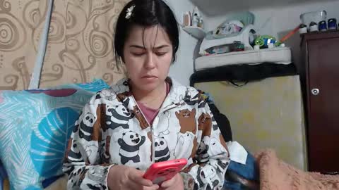 Snapshot of kitty_small69 chatting on May 18, 2026, 3:35 am kitty_small69 online show from May 18, 2026, 3:35 am