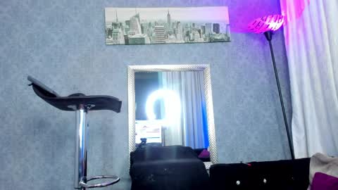 Snapshot of kitty_wichis chatting on June 7, 2026, 4:49 am Kendall Saray online show from June 7, 2026, 4:49 am