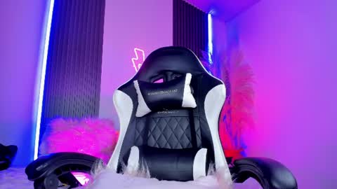 Snapshot of kittybigdoll chatting on July 22, 2026, 4:37 am kitty online show from July 22, 2026, 4:37 am