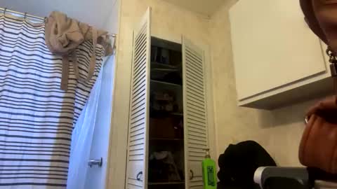 Snapshot of kittycat929709 chatting on March 7, 2026, 8:17 pm Drip maker online show from March 7, 2026, 8:17 pm