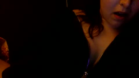 Snapshot of kittygirl__ chatting on November 27, 2025, 8:33 pm kitty online show from November 27, 2025, 8:33 pm