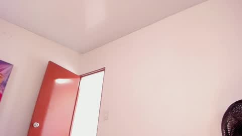 Snapshot of kittyhotts chatting on December 19, 2024, 2:57 pm Sari bell online show from December 19, 2024, 2:57 pm