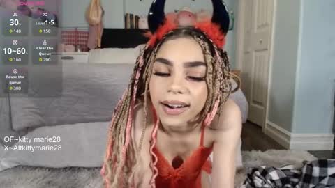 Snapshot of kittymarie28 chatting on October 22, 2025, 1:28 am kitty online show from October 22, 2025, 1:28 am