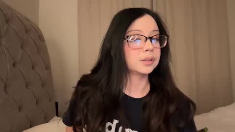 mia online show from January 13, 2025, 10:03 am