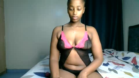 Snapshot of kittypettite chatting on June 23, 2026, 5:05 am Kittypettite online show from June 23, 2026, 5:05 am