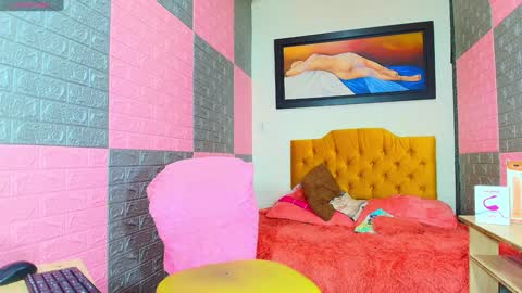 Snapshot of kittyqueen01 chatting on December 3, 2024, 1:30 am Tatiana Guerrero online show from December 3, 2024, 1:30 am