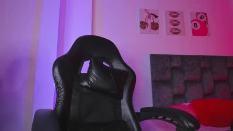 Snapshot of kittystar18 chatting on May 18, 2026, 5:52 pm kitty online show from May 18, 2026, 5:52 pm